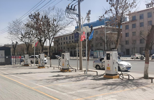 Τελευταίες εταιρικές ειδήσεις για Η DOOR Energy Λανσάρει Παγκόσμιες Λύσεις Φόρτισης EV: Φορητός Φορτιστής Αυτοκινήτου & Φορητός Φορτιστής EV
