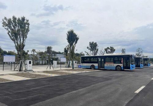 Τελευταίες εταιρικές ειδήσεις για Door Energy Chargers Power Up Huaying's New-Energy Transportation