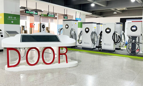 Τελευταίες εταιρικές ειδήσεις για Ανάλυση σε Βάθος: Απόδοση Επένδυσης (ROI) για την Ανάπτυξη Συστημάτων Αποθήκευσης Ενέργειας με Μπαταρίες και Κινητών Σταθμών Φόρτισης Ηλεκτρικών Οχημάτων